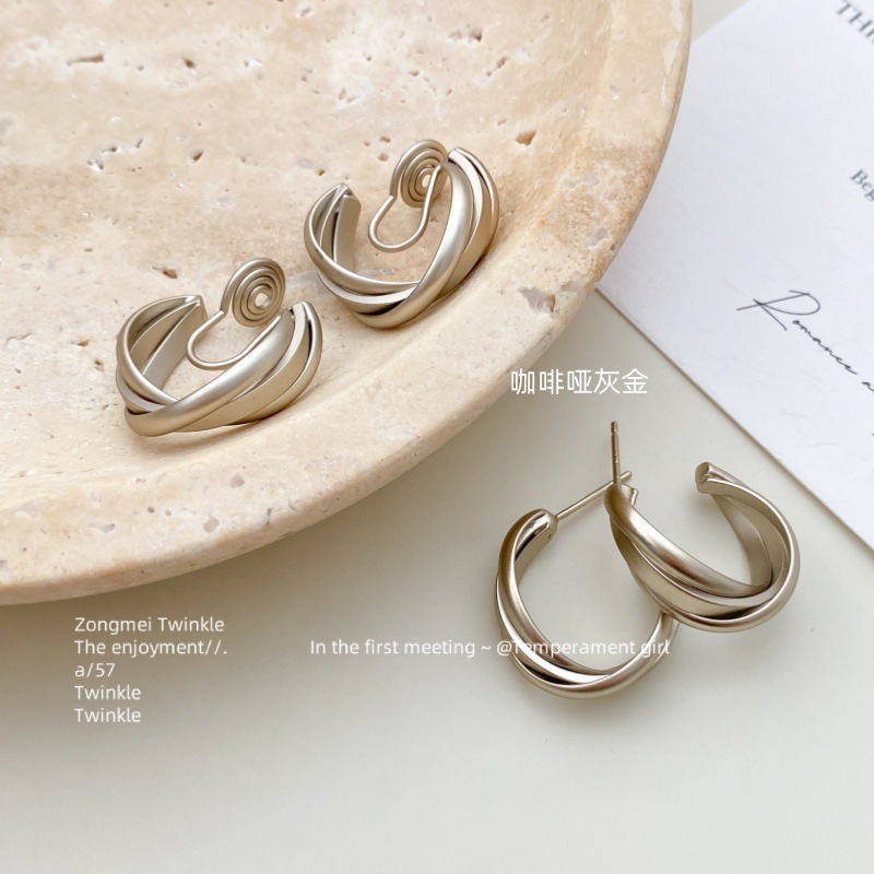 A pair of matte gray mosquito coil ear clips [tongdu true gold]