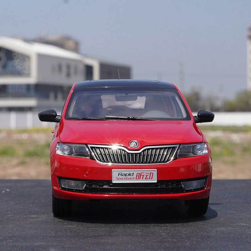 1:18 оригинальная модель легкового автомобиля Shanghai Volkswagen Skoda Xin Mo Mo Skoda Rapid из сплава