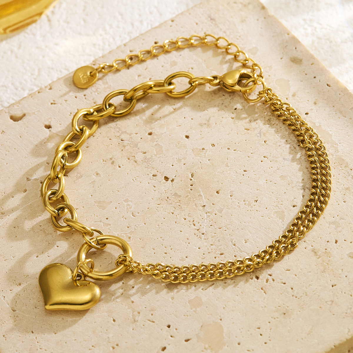 Europa y los Estados Unidos transfronterizos nuevo oro retro amor pulsera de nicho de diseño de joyas de mano de moda simple image 2