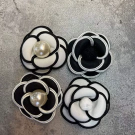 发夹;胸针;胸花