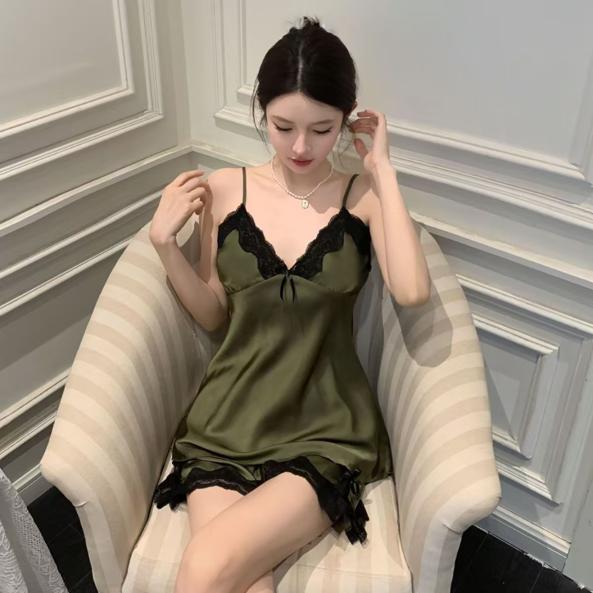 Pajamas Women's Spring and Summer Ice Silk Thin Sling Shorts Two-piece Sexy Belt Chest Pad Silk Pure V-neck Home Clothes