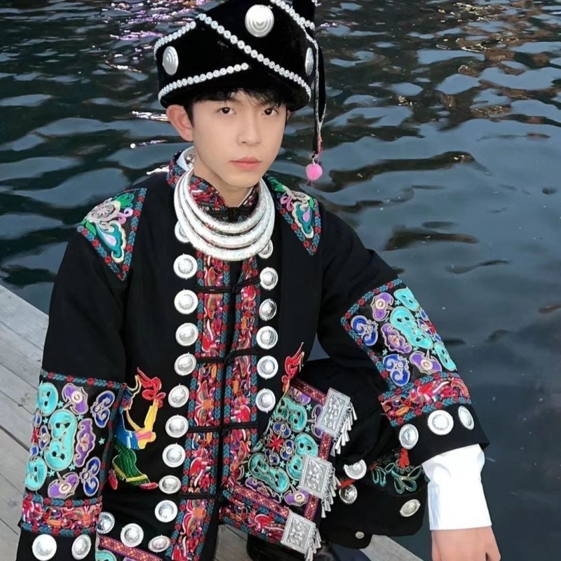 少数民族侗族壮族苗族服装男一整套网红旅拍摄影舞台表演民族服装