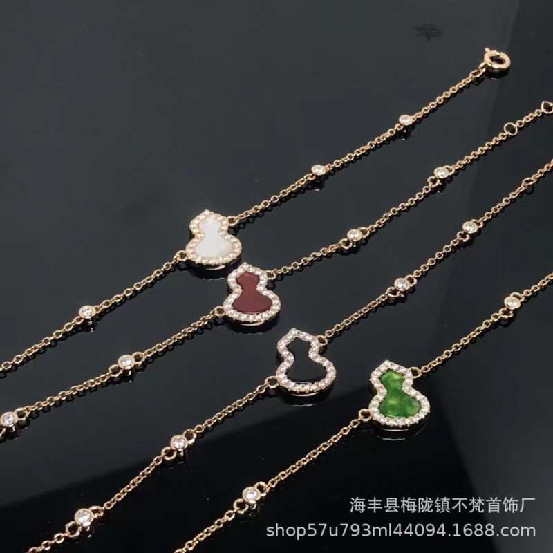 Kirin V Gold Small Gourd Bracelet for Women, 18K Gold Plated Clavicle Chain with Red Agate and White Shell Pearl Chain, Light Luxury