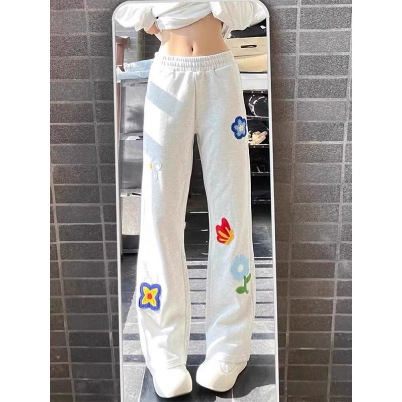 Floral Embroidery Curved Hem Sweatpants for Women, Spring American Style Heavy-Duty Casual Sports Pants, Cleanfit Slightly Flared Straight-Leg Pants Floral Embroidery Curved Hem Sweatpants for Women, Spring American Style Heavy-Duty Casual Sports Pants, Cleanfit Slightly Flared Straight-Leg Pants