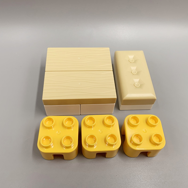 木桌与沙发与椅子