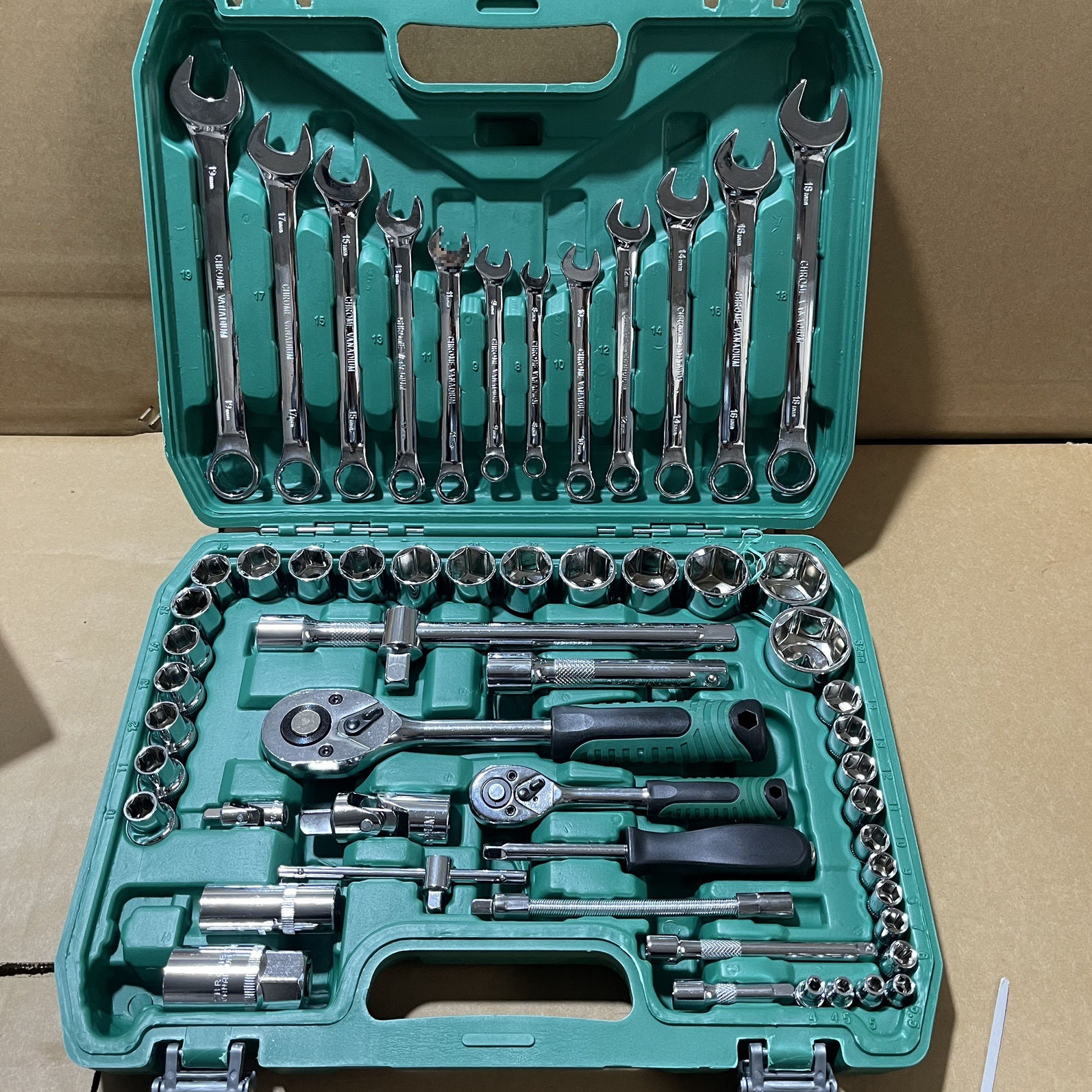 Tools set, wrench, 121 pieces