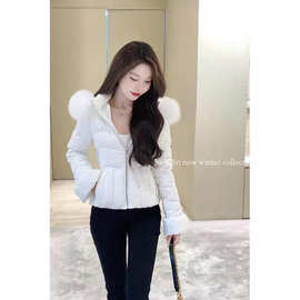高级感毛领连帽短款白色棉服女2025冬季新款收腰显瘦加厚保暖外套