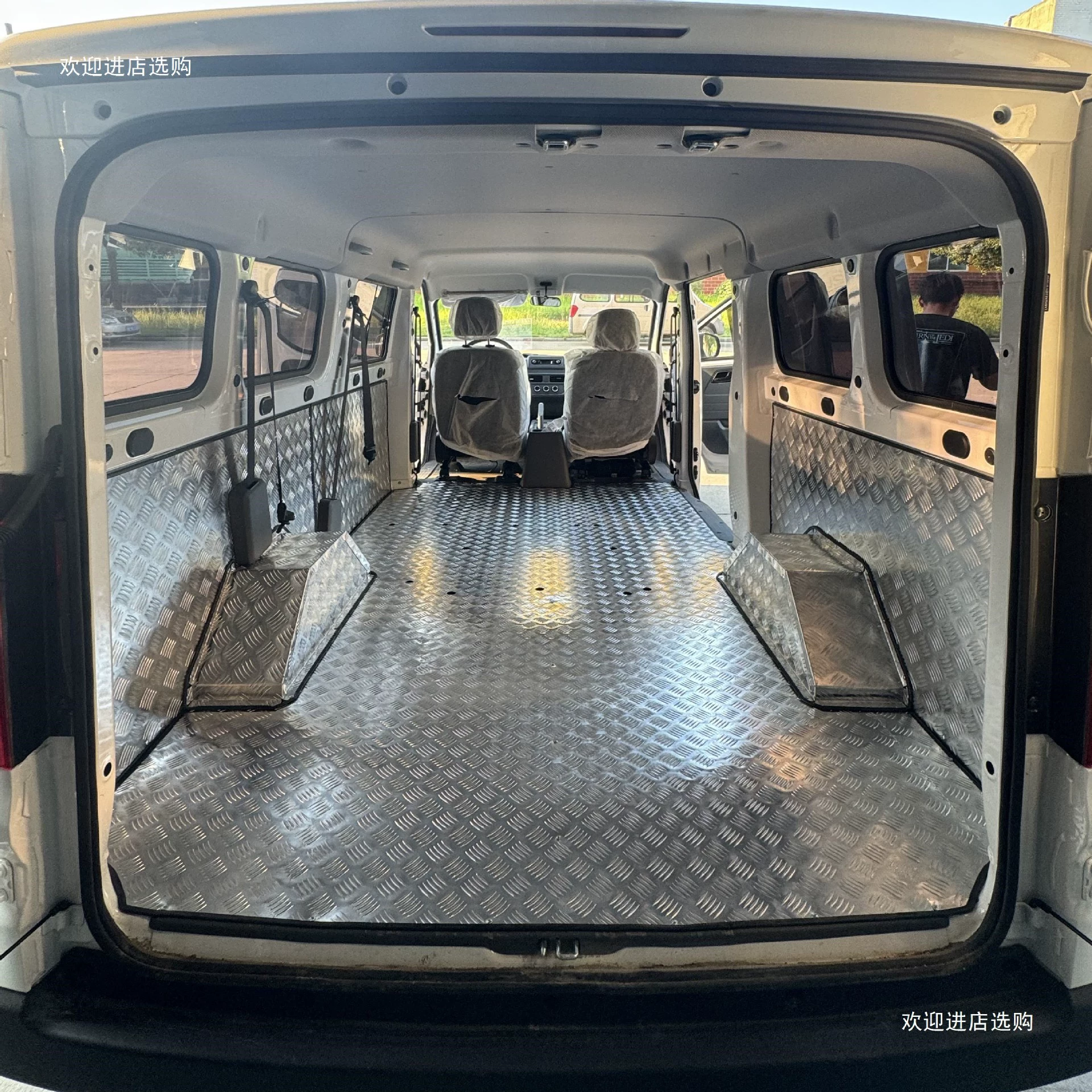 Новая [пассажирская версия] Wuling Yangguang, модифицированный алюминиевый сплав, напольный отсек, подставка для ног, защитная пластина, износостойкая и шестипробная.