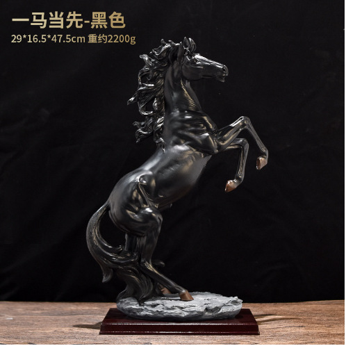 人気の馬の像、軽くて豪華な家の装飾品、リビングルームのエントランスホールのテレビキャビネットの装飾、幸運の馬年工芸品
