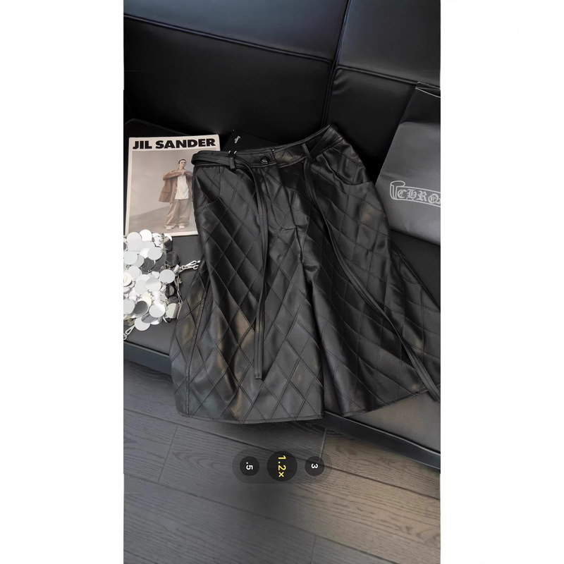 Black Diamond-Patterned Pu Leather Wide-Leg Shorts for Women, New Spring Style, High-Waisted, Loose-Fitting, Slimming Boot Shorts, Straight-Leg Five-Point Pants Black Diamond-Patterned Pu Leather Wide-Leg Shorts for Women, New Spring Style, High-Waisted, Loose-Fitting, Slimming Boot Shorts, Straight-Leg Five-Point Pants