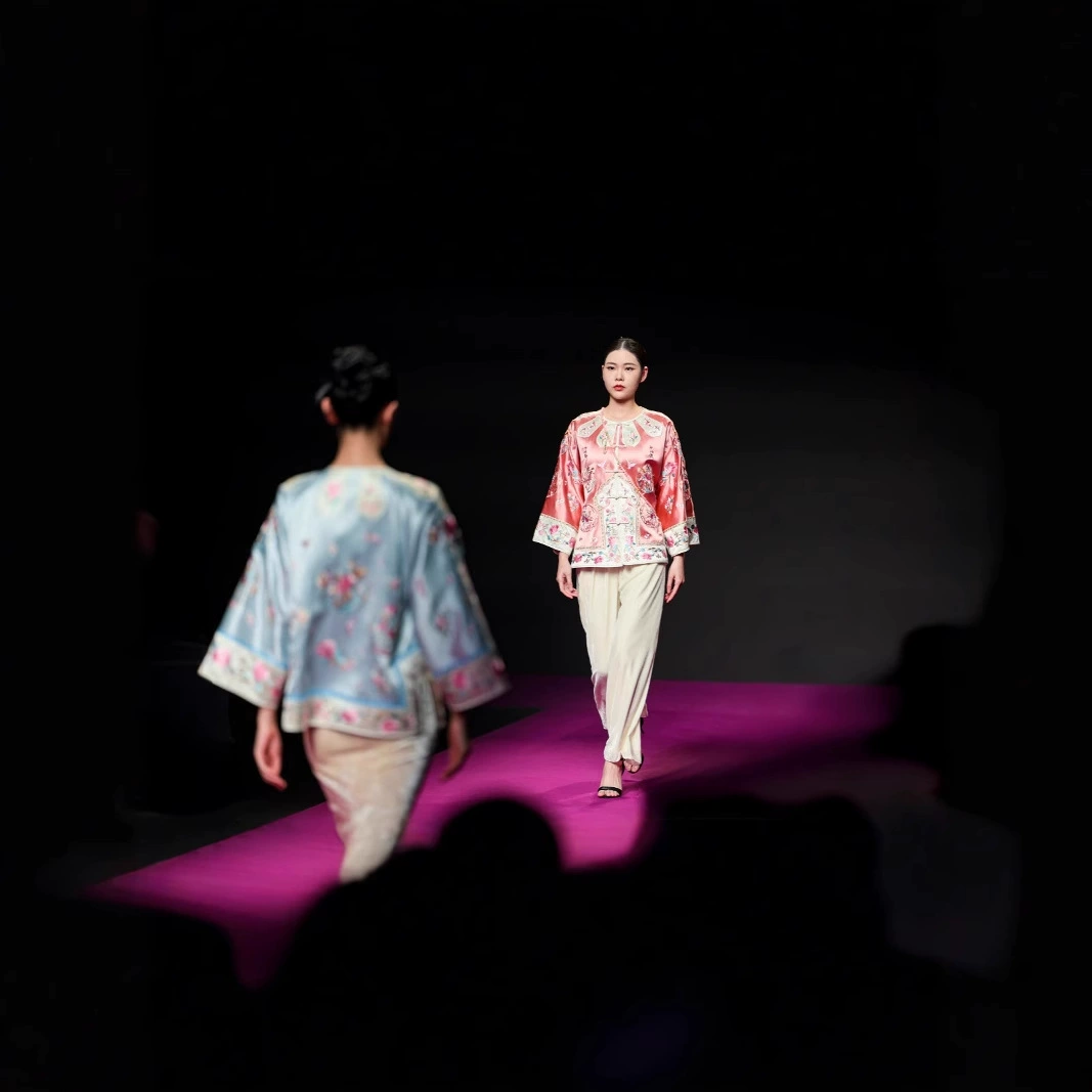 Весной и летом 2025 года старый Цяньфэн вышитый уксусная кислота Новый китайский стиль антикварный китайский стиль