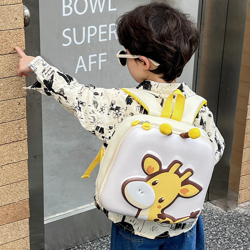 Primavera y verano nuevos niños de dibujos animados bolsa de cáscara de huevo jardín de infantes lindo ciervo mochila de estudiantes mochila tridimensional para niños y niñas