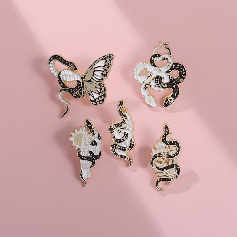 Dark style creative animal brooch metal badge butterfly black and white small snake totem returning to work metal clothing accessories