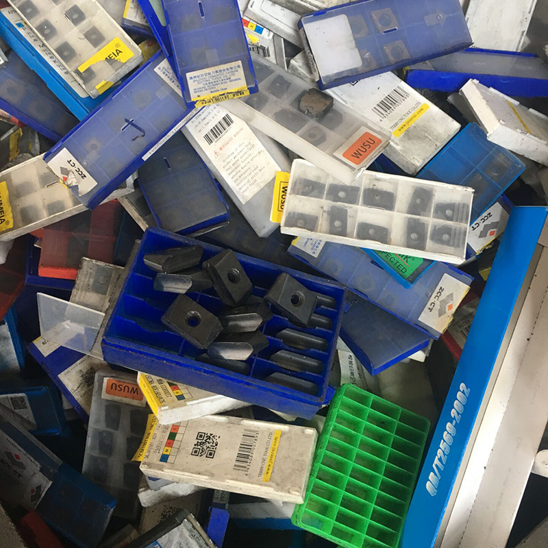 河南回收硬质合金钻头废料 钨钢合金铣刀U钻头丝锥 数控刀粒价格