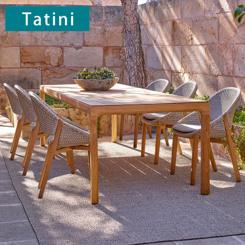Mesas y sillas de teca para exteriores, muebles de madera anticorrosivos para patio de villa, conjunto de sillas de ratán de madera maciza para ocio al aire libre en hoteles.