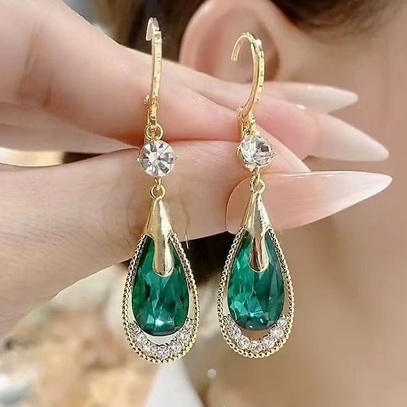 Purple fashionable elegant earrings drop-shaped