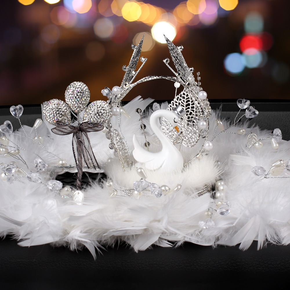 Nuevos artículos de automóvil de alta calidad decoración creativa cisne encantadora diosa pluma coche de globo decoración mujer