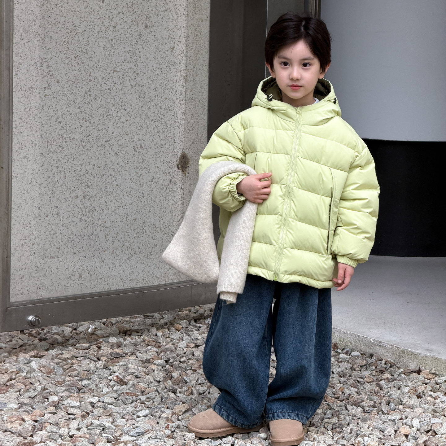 McCarthy ropa para niños chaqueta de plumón para niños chaqueta de pan gruesa para niños 2025 invierno nuevo chaqueta de calentamiento de la piel blanca