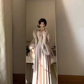 甜美蕾丝爆款连衣裙女冬千金穿搭内搭鱼尾裙新年战袍收腰长裙