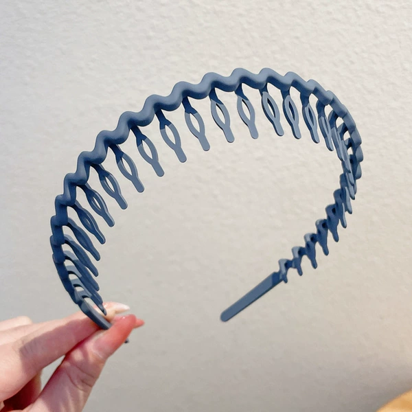 Blue and gray waves