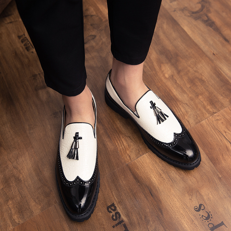 Pánske brogue slip-on mokasíny s strapcami a kontrastom_voghion.com