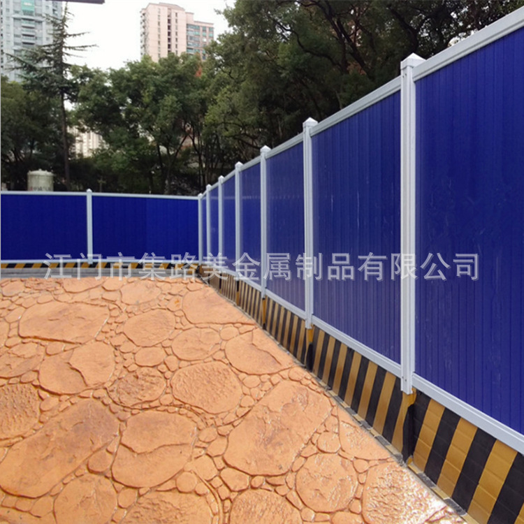 绿色pvc围挡板塑钢中空扣板拼装简易搭建地铁工程PVC围挡护栏现货