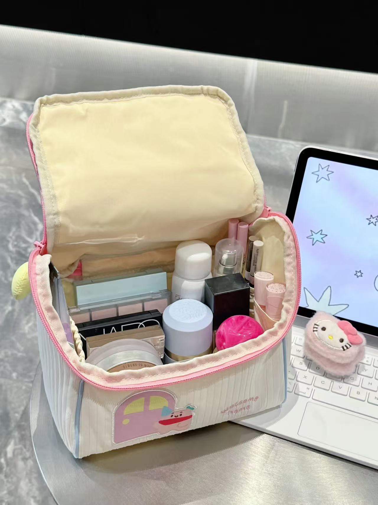 Bolsa de cosméticos linda de gran capacidad, portátil, portátil, portátil, bolsa de almacenamiento para viajes, bolsa de lavado femenina de alto valor multicapa clasificada