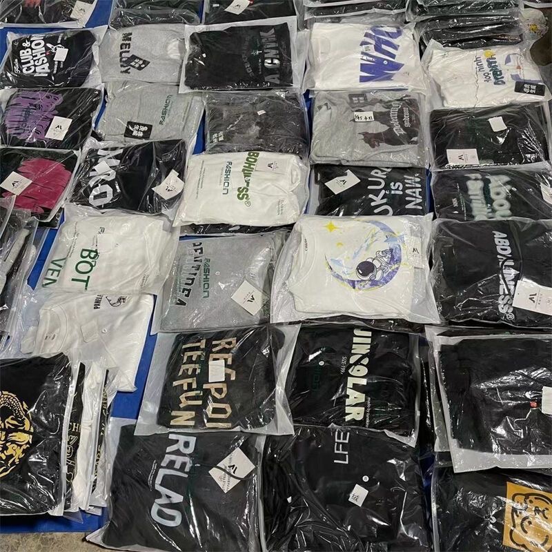 Clearance Sale of Trendy Short-Sleeve T-Shirts in Blind Box Fashion Bags, Loose and Versatile, Summer Clearance for 8.8 Yuan