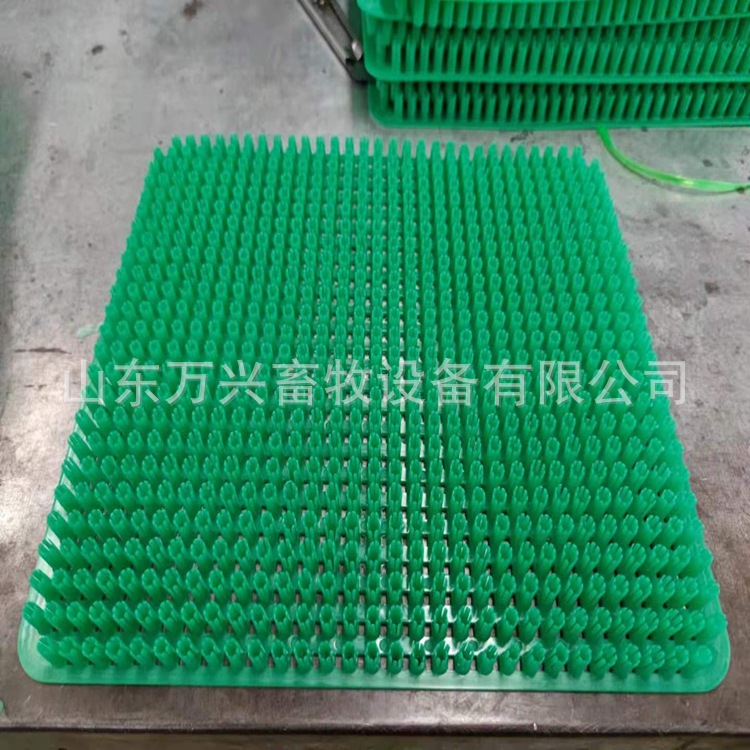 厂家供应产蛋箱人工草垫 24穴产蛋箱用草垫 图片产蛋箱塑料草垫