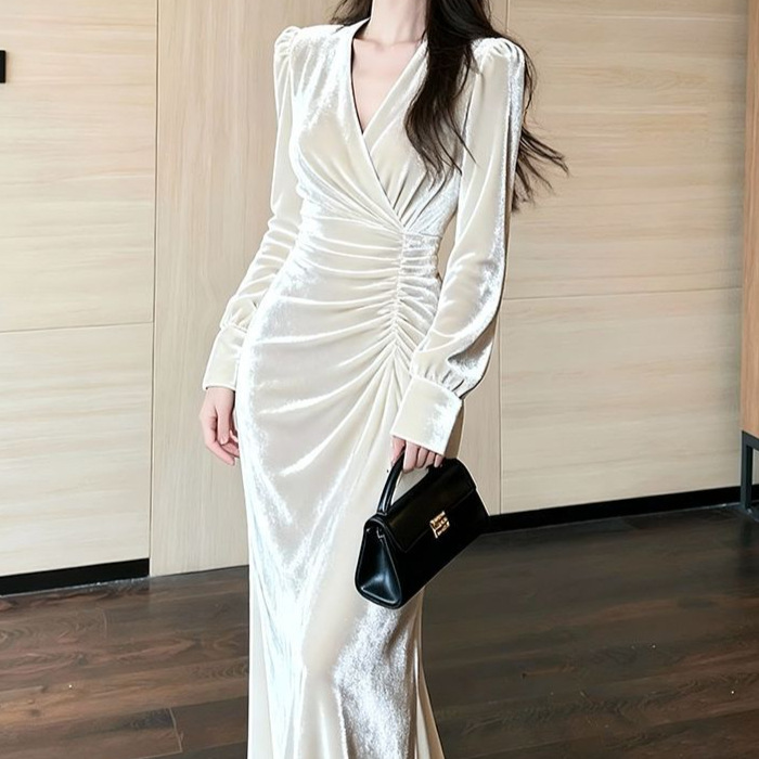 The Mature and Alluring Style of a Mature Woman, Perfect for Important Occasions, with a Stunning Inner Long Dress Feel, White Velvet Dress for Women, Autumn and Winter Solid Color The Mature and Alluring Style of a Mature Woman, Perfect for Important Occasions, with a Stunning Inner Long Dress Feel, White Velvet Dress for Women, Autumn and Winter Solid Color