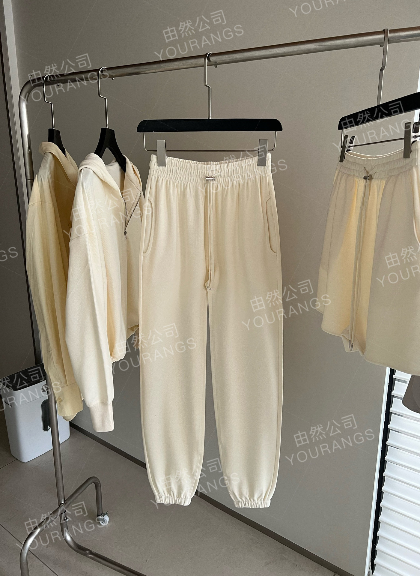 크림 살구색 (바지)