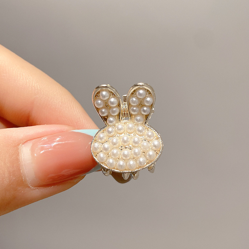 Exquisito clip pequeño clip de flequillo lateral de diamantes de imitación de perlas femeninas nuevo mini clip de tiburón de medio lazo horquilla tocado