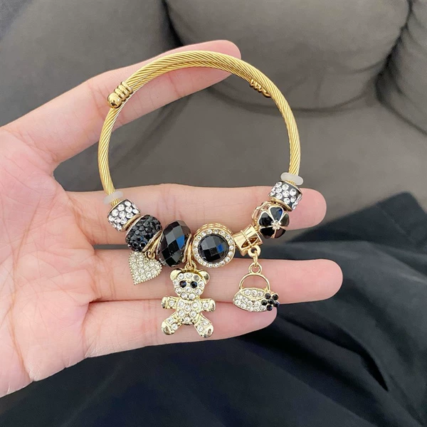 Black bracelet, with little bears