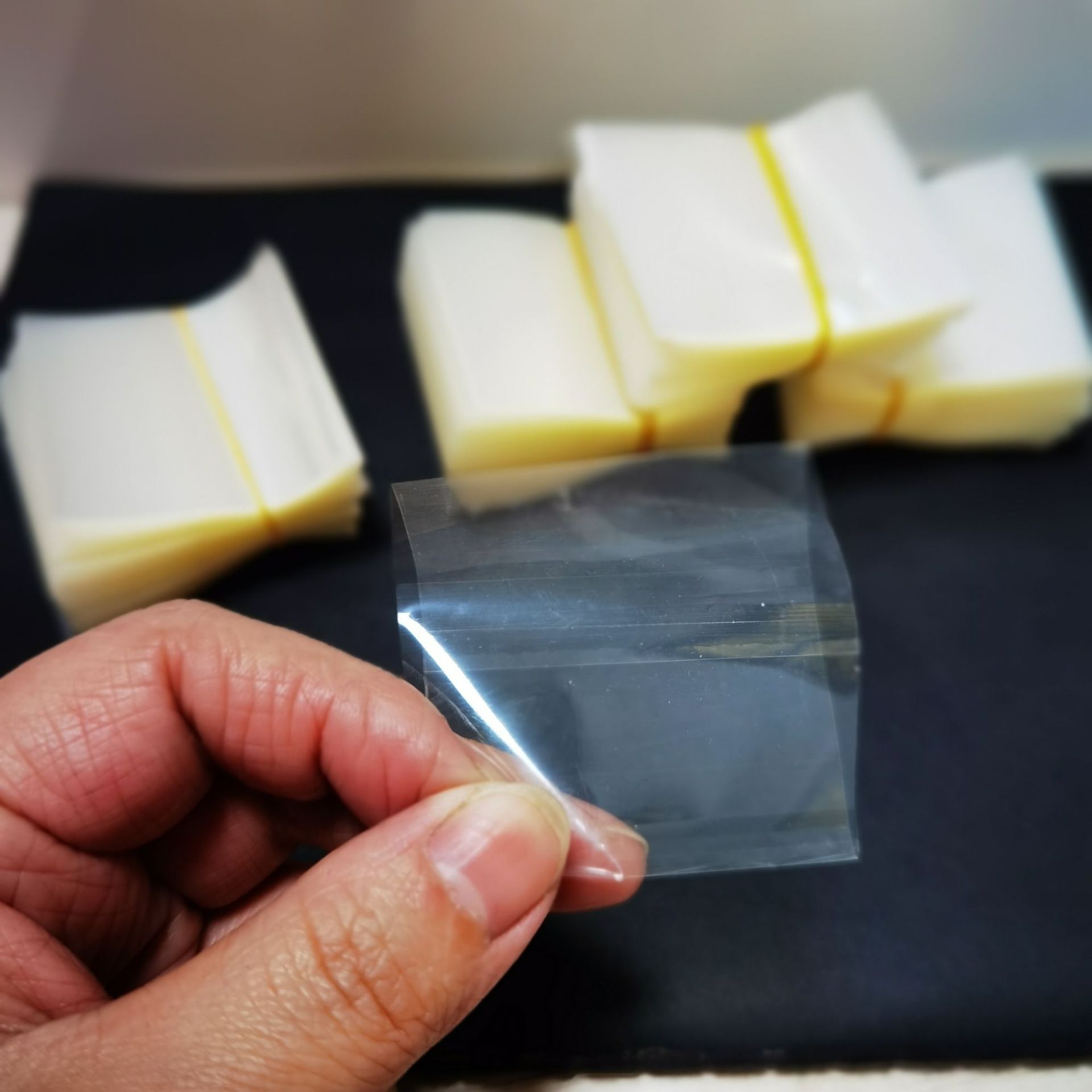 厂家批发透明塑料包装袋热收缩膜包装热封膜热缩膜标签合掌双通膜