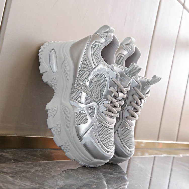 2026 primavera nuevo estilo coreano de moda zapatos de padre mujer altura de suela gruesa red transpirable zapatos deportivos casuales versátiles