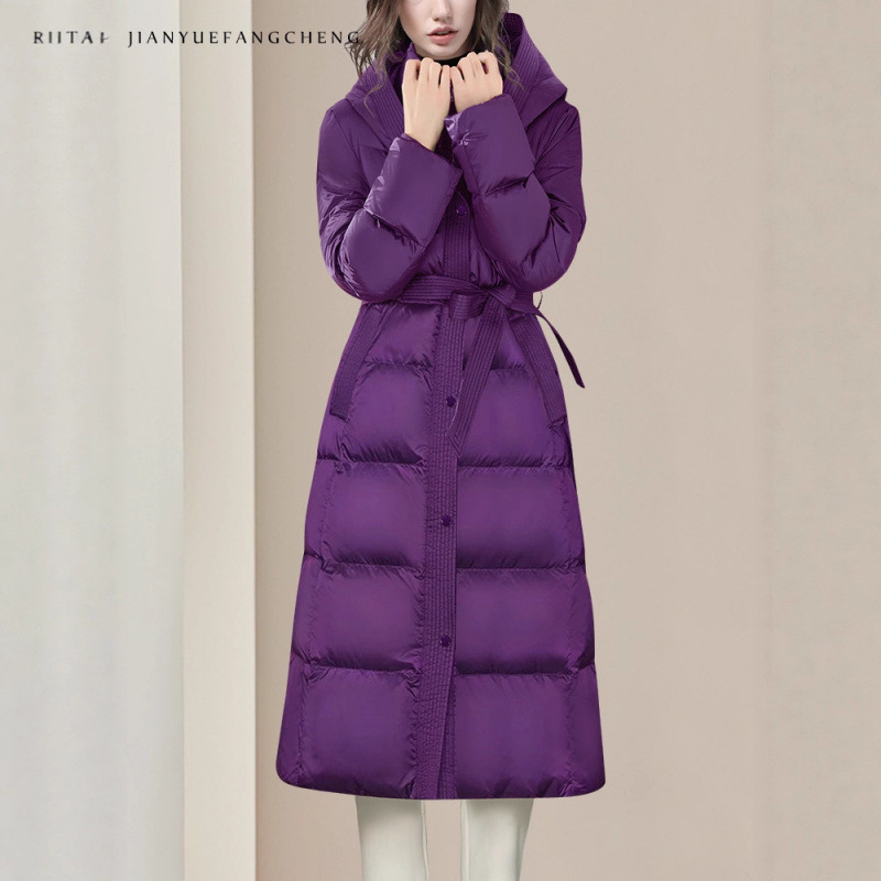 可2025秋冬连帽羽绒服外套女中长款过膝收腰紫色白鸭绒羽绒衣