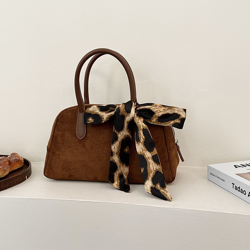 Pañuelo de seda, tira larga, sentido de alta gama, nuevo pañuelo de seda de imitación, pañuelo en la cabeza, cinturón para el cabello, bolso para el cabello atado, cinturón decorativo con serpentina