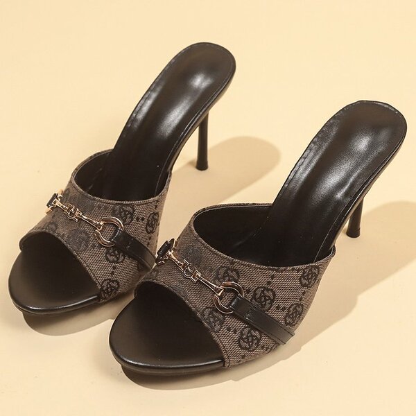 fashionable women's slippers heels