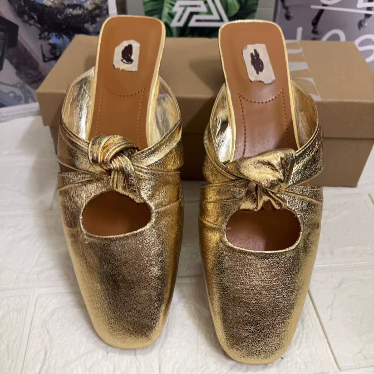 ZA Испания 2025 лето новые элегантные универсальные туфли для женщин с маленьким бантом, ползатым массивным каблуком и квадратным носком