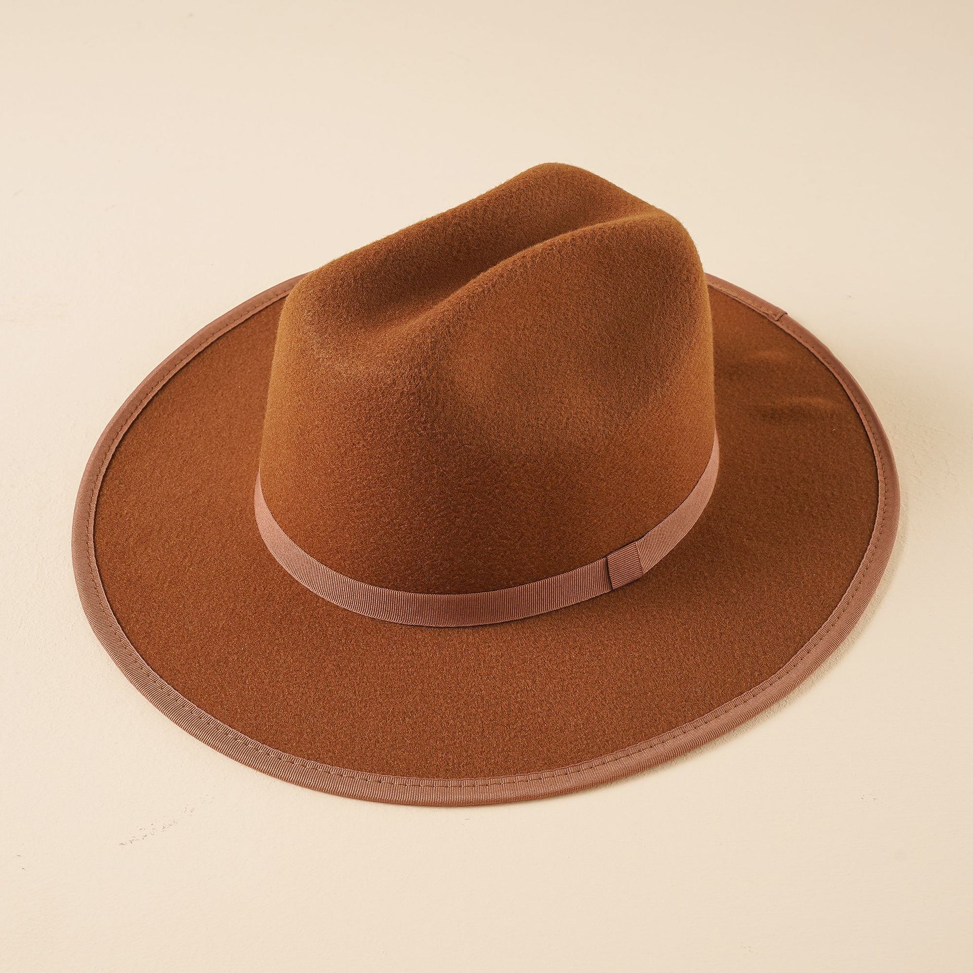Negro británico de ala ancha sombrero superior Otoño e Invierno de las mujeres Jazz sombrero de ala grande hombres dragón y Phoenix lana Caballero sombrero de fieltro grande