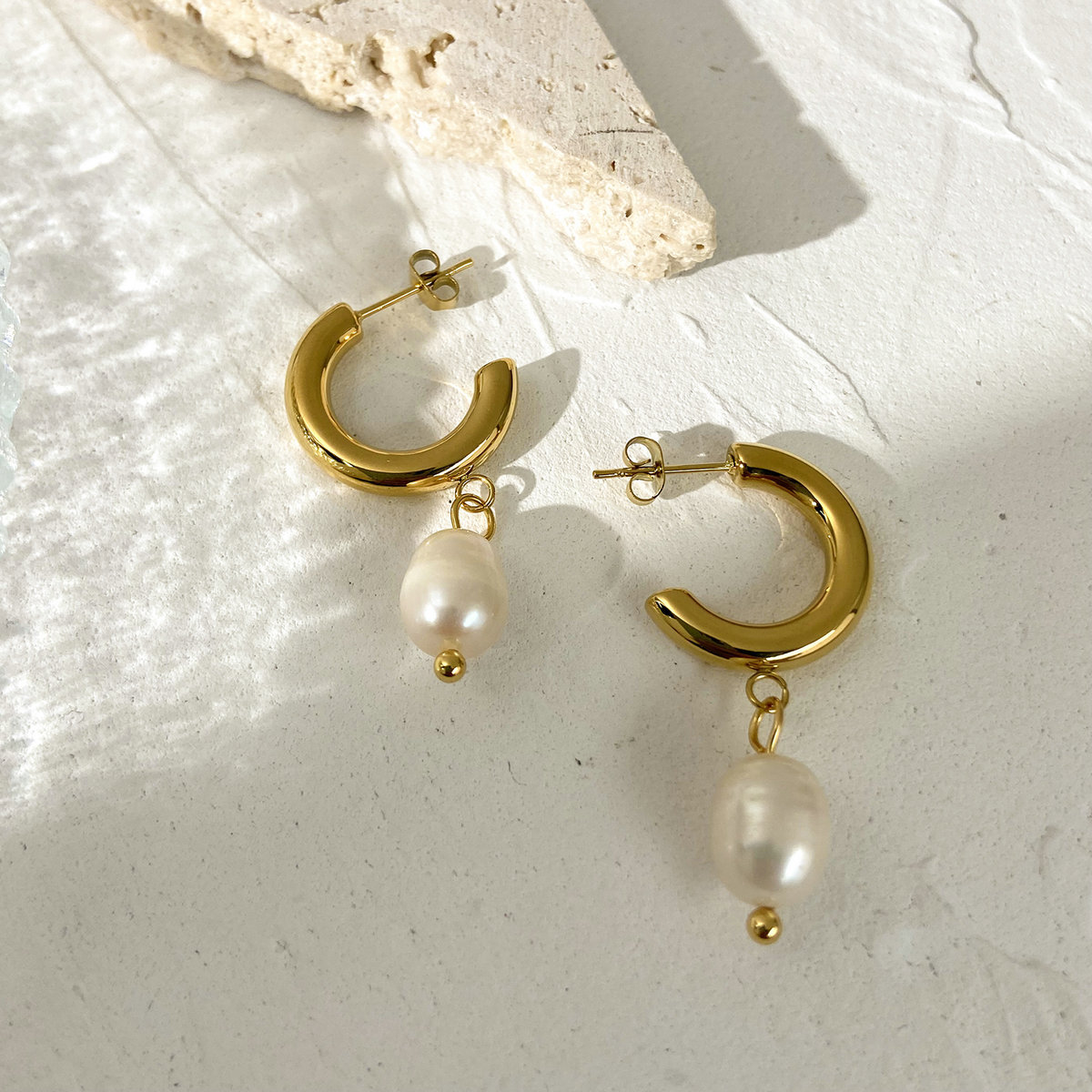 Fashion Geometric Plating Stainless Steel Pearl Gold Plated Earrings display picture 1
