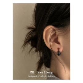 耳钉;耳环;项链