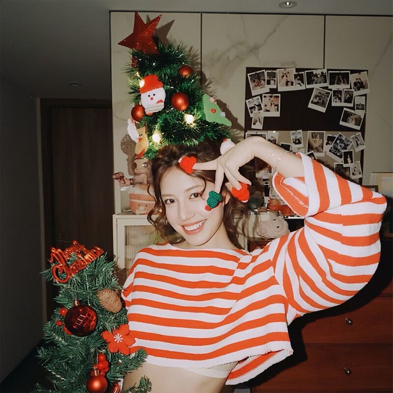 Christmas Tree DIY Material Package on Top of Christmas Tree, Christmas Hat, Atmospheric Shooting Props, Christmas Eve Gifts