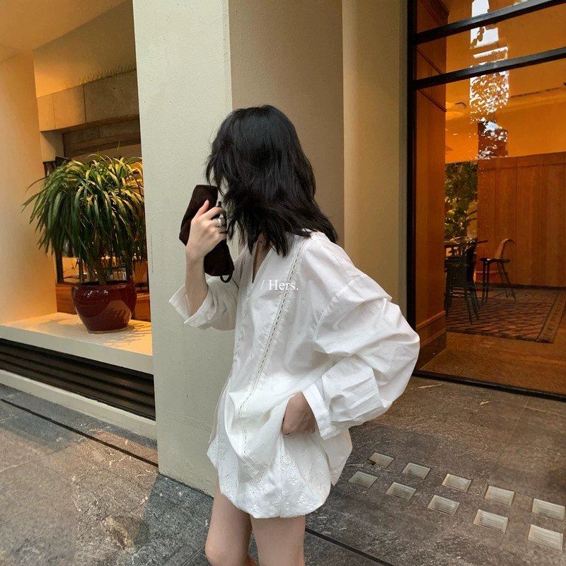 Hers' new early autumn Korean-style simple everyday versatile loose slimming V-neck long-sleeve blouse 66638 Hers' new early autumn Korean-style simple everyday versatile loose slimming V-neck long-sleeve blouse 66638