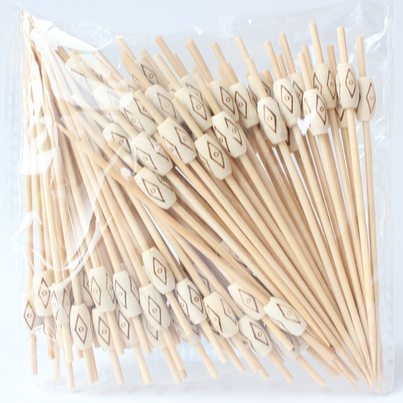 Al por mayor, cabeza plana, tambor de cintura, palos de frutas desechables, palos de bambú, palos decorativos creativos, palillos de dientes tallados en caliente, puntos de hamburguesas