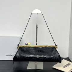 jacquemus ニッチデザイン春夏新作ファッション多用途ソフト彫刻三角バッグ通勤カジュアルバッグ