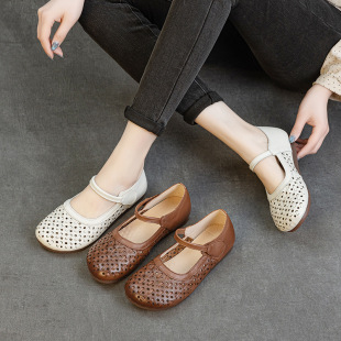 The first layer of leather hollow women's shoes handmade retro woven hole shoes spring and summer new soft soled middle-aged shoes for mothers