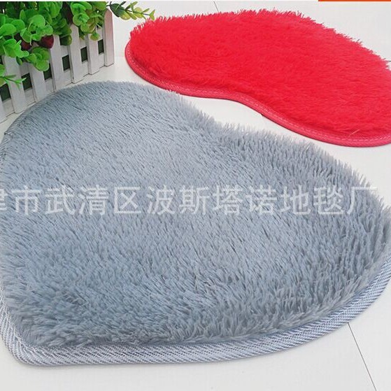 Fábrica al por mayor lavable lana de seda en forma de corazón alfombra de lana corta alfombra de piso adecuado para estera de pie silla Mat estudio dormitorio