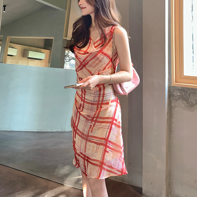 Zeli's Everyday Stylish Red Plaid Ruffled Slim-Fit Waist-Cinching Sleeveless Dress, Early Spring A-Line Elegant Dress
