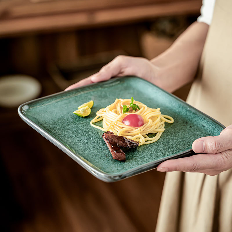 Plato cuadrado de cerámica de horno japonés, plato de pasta creativo de comida occidental, plato de platos caseros, plato de platos de comedor al por mayor, plato de restaurante